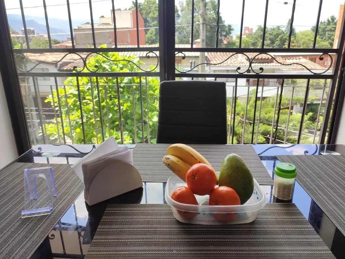 홈스테이 메딜린 Habitacion En Calasanz 아파트